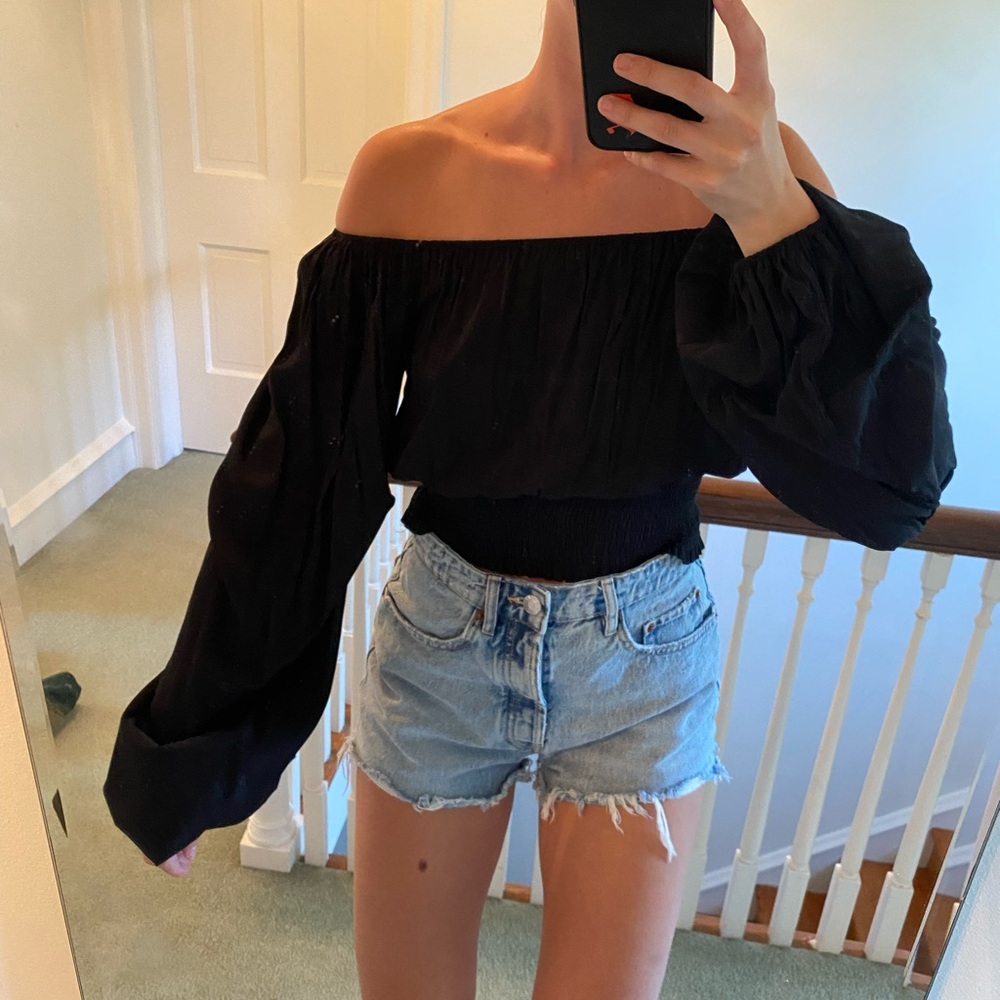 Bubble sleeve Black crop top
